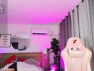 Try our girls live displays and explore the company of endless strippers, with beautiful physiques, vibrating toys and more.