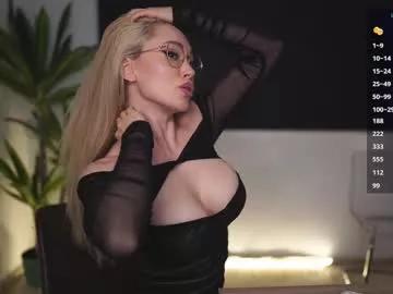 Try our girls live displays and explore the company of endless strippers, with beautiful physiques, vibrating toys and more.