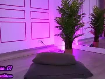 Try our girls live displays and explore the company of endless strippers, with beautiful physiques, vibrating toys and more.
