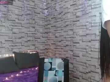 Try our girls live displays and explore the company of endless strippers, with beautiful physiques, vibrating toys and more.