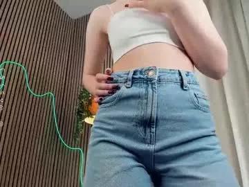 Try our girls live displays and explore the company of endless strippers, with beautiful physiques, vibrating toys and more.