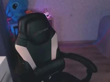 Try our girls live displays and explore the company of endless strippers, with beautiful physiques, vibrating toys and more.