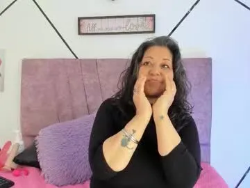 victoriaa_anderson_ — GOAL: Cameltoe [11 tokens remaining] Welcome to my room! #mature #bigboobs #milf #natural #smoke