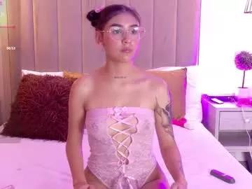 Try our girls live displays and explore the company of endless strippers, with beautiful physiques, vibrating toys and more.