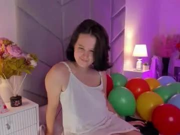 Try our girls live displays and explore the company of endless strippers, with beautiful physiques, vibrating toys and more.