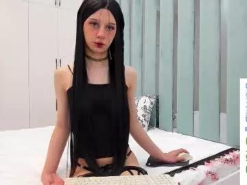 Try our girls live displays and explore the company of endless strippers, with beautiful physiques, vibrating toys and more.