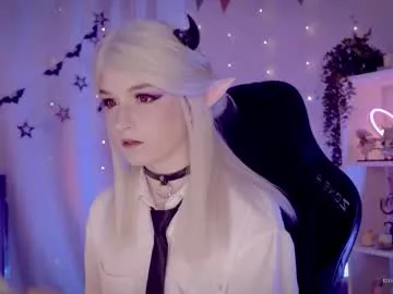 vronnier — GOAL: Stay in lingerie [629 tokens remaining] rawr #cosplay #ahegao #tease #shy #young