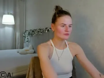 wanda_gomez — GOAL: hand bra [30 tokens remaining] hi im Wanda! lets chat and fun :3 #skinny #smalltits #tattoos #athletic #muscle