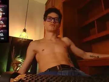 wolfan_sky — GOAL: hi wolf  wolf is here [10 tokens remaining] welcome to my room! #master #tattoo #smoke #shaved #young