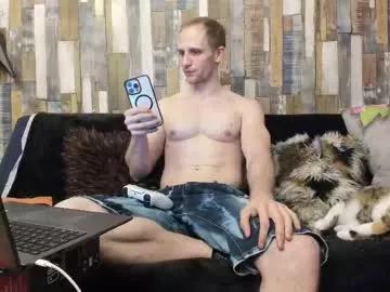 Try our girls live displays and explore the company of endless strippers, with beautiful physiques, vibrating toys and more.