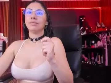 Try our girls live displays and explore the company of endless strippers, with beautiful physiques, vibrating toys and more.