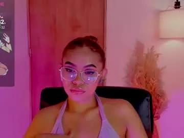Try our girls live displays and explore the company of endless strippers, with beautiful physiques, vibrating toys and more.