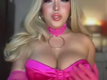 Try our girls live displays and explore the company of endless strippers, with beautiful physiques, vibrating toys and more.