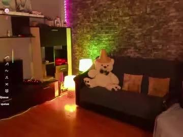 Try our girls live displays and explore the company of endless strippers, with beautiful physiques, vibrating toys and more.
