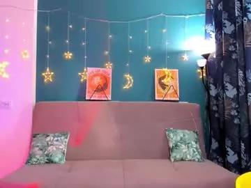 Try our girls live displays and explore the company of endless strippers, with beautiful physiques, vibrating toys and more.