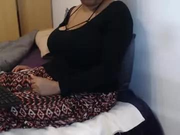 xxxbustybabe27x from Chaturbate