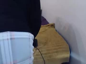 xxxbustybabe27x from Chaturbate