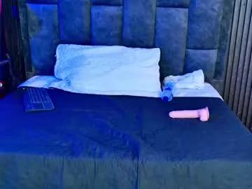 Try our girls live displays and explore the company of endless strippers, with beautiful physiques, vibrating toys and more.