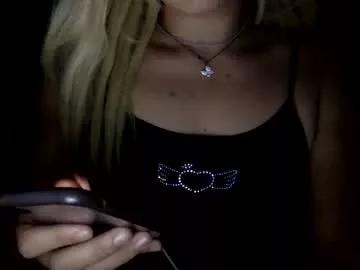 Try our girls live displays and explore the company of endless strippers, with beautiful physiques, vibrating toys and more.