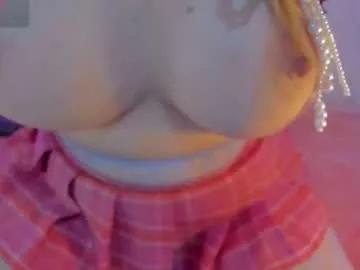 Try our girls live displays and explore the company of endless strippers, with beautiful physiques, vibrating toys and more.