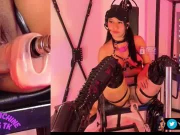 Try our girls live displays and explore the company of endless strippers, with beautiful physiques, vibrating toys and more.