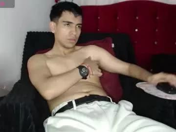 Try our girls live displays and explore the company of endless strippers, with beautiful physiques, vibrating toys and more.