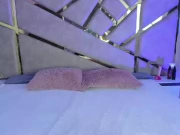 Try our girls live displays and explore the company of endless strippers, with beautiful physiques, vibrating toys and more.