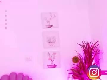 Try our girls live displays and explore the company of endless strippers, with beautiful physiques, vibrating toys and more.