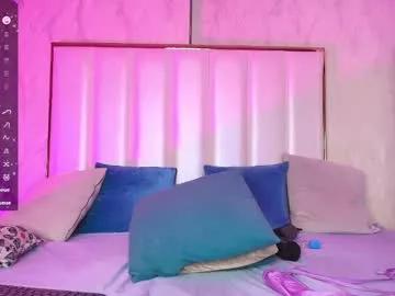 Try our girls live displays and explore the company of endless strippers, with beautiful physiques, vibrating toys and more.