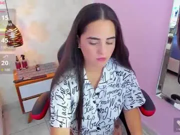 zoe_foster4 — GOAL: bounce my tits [31 tokens remaining] Welcome to my room! #longhair #latina #bigtits #natural #teen