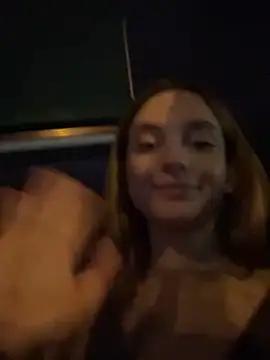 -AngelAri- on StripChat