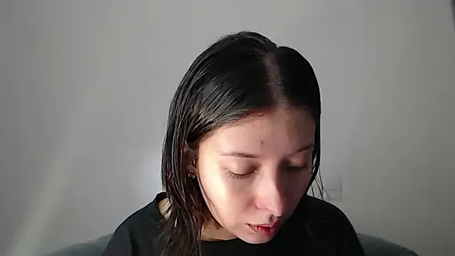 -Ivonnys — Freechat on StripChat