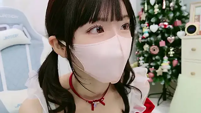 -minami- on StripChat