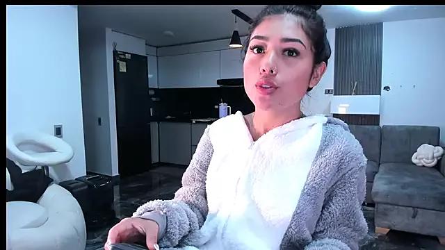 1lubonnie from StripChat is Freechat