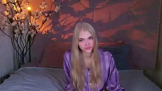 Try our girls live displays and explore the company of endless strippers, with beautiful physiques, vibrating toys and more.