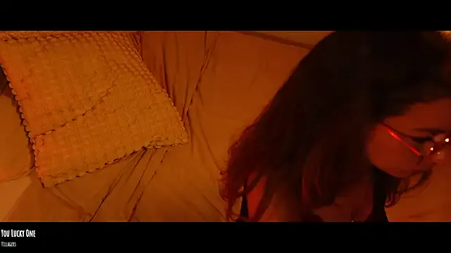 9Calliope — Masse avec de l'huile mes petites fesses