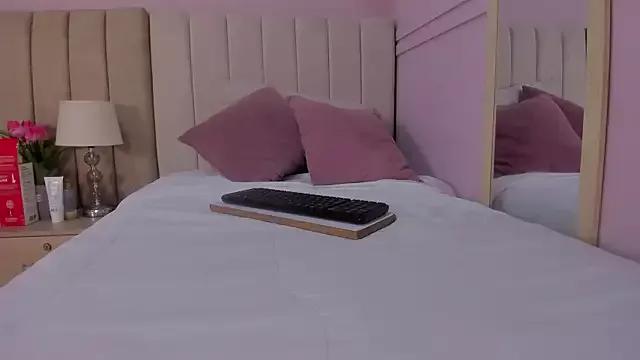 Try our girls live displays and explore the company of endless strippers, with beautiful physiques, vibrating toys and more.