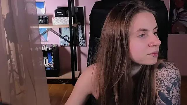 Try our girls live displays and explore the company of endless strippers, with beautiful physiques, vibrating toys and more.