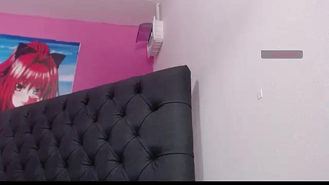 Try our girls live displays and explore the company of endless strippers, with beautiful physiques, vibrating toys and more.