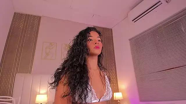 Try our girls live displays and explore the company of endless strippers, with beautiful physiques, vibrating toys and more.