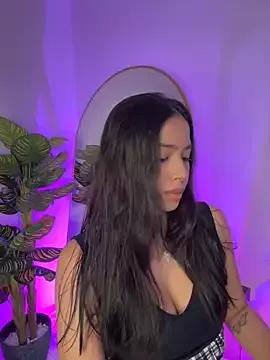 Try our girls live displays and explore the company of endless strippers, with beautiful physiques, vibrating toys and more.