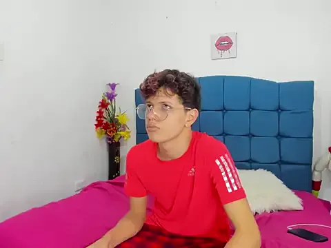 _GoldenGirls_'s avatar