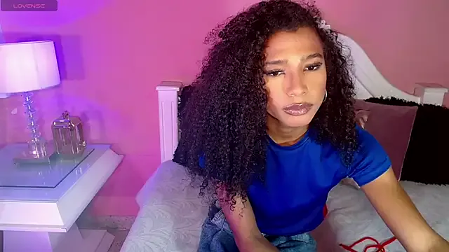 Avatar of _IsabellaRousse