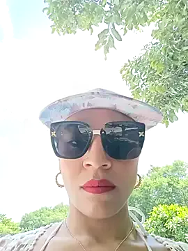 _joanne_and_oliver_ — Flash tits both girls