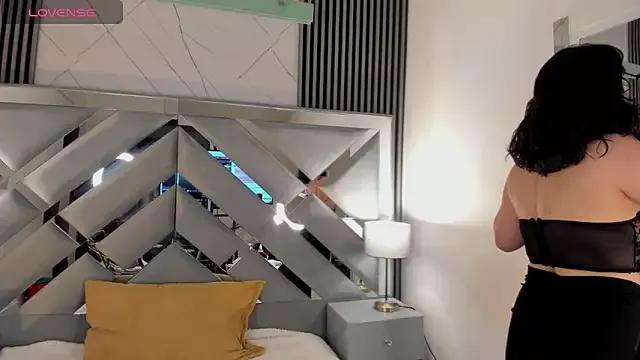 _julietta from StripChat is Freechat