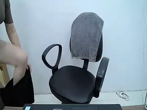 Try our girls live displays and explore the company of endless strippers, with beautiful physiques, vibrating toys and more.