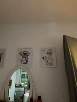 Try our girls live displays and explore the company of endless strippers, with beautiful physiques, vibrating toys and more.