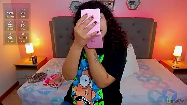 Try our girls live displays and explore the company of endless strippers, with beautiful physiques, vibrating toys and more.