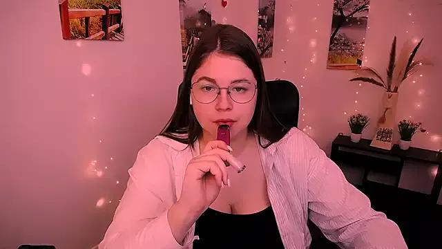 Try our girls live displays and explore the company of endless strippers, with beautiful physiques, vibrating toys and more.