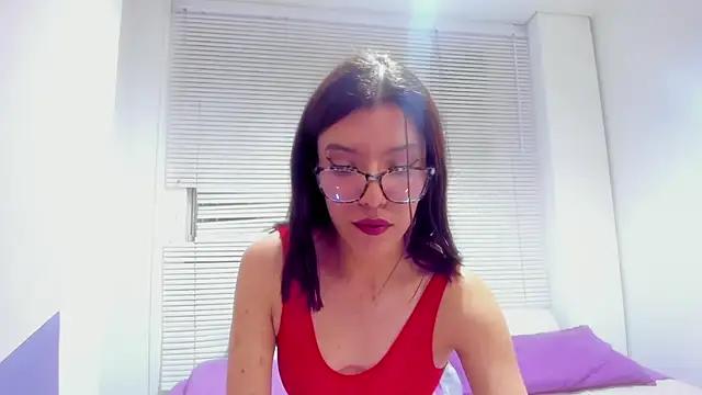 Try our girls live displays and explore the company of endless strippers, with beautiful physiques, vibrating toys and more.